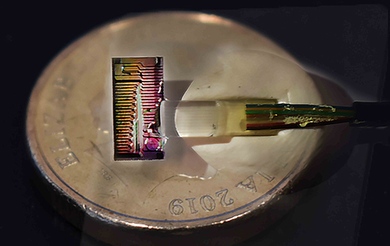 Da ricercatori australiani un chip ottico per velocità record su internet