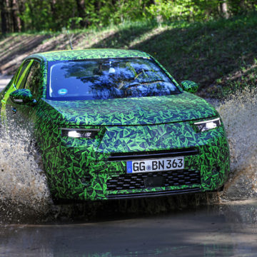 Il nuovo Opel Mokka in fase di collaudo su strada