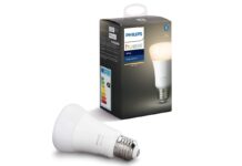 Supersconto: solo 13,99€ per lampadina smart Philips Hue bianca, senza bridge Rubatevi una lampadina Philips Hue bianca: 4,99 euro su Amazon