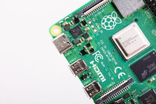 Raspberry Pi 4 con 8GB di RAM e Raspberry Pi OS a 64 bit Raspberry Pi 4 con 8GB di RAM e Raspberry Pi OS a 64 bit