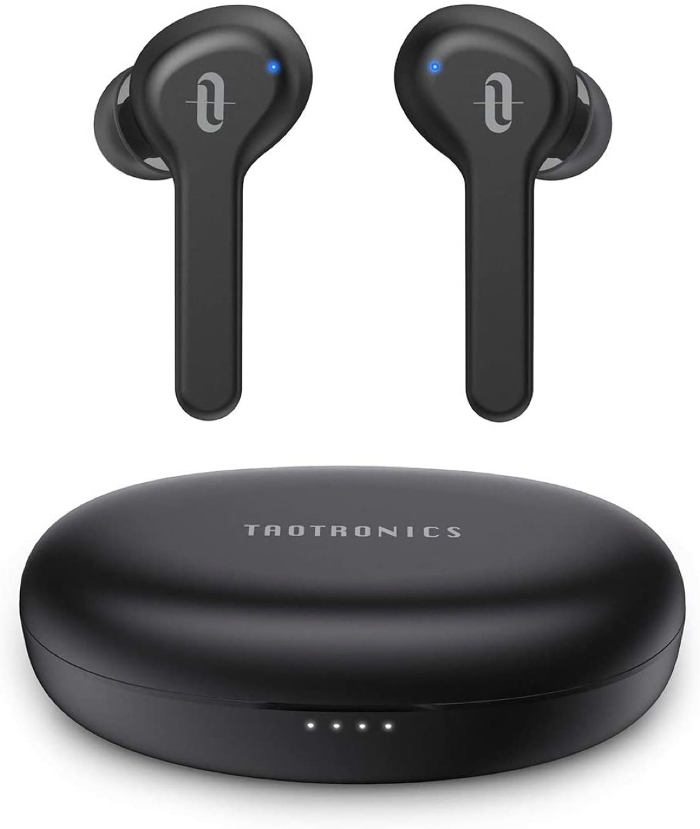 TaoTronics BH053, gli auricolari TWS che sembrano AirPods neri in sconto a 25,73 euro ancora per poco