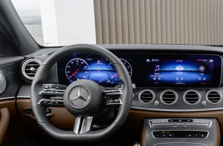 Dllea prime auto senza voltante a quelle con volante capacitivo