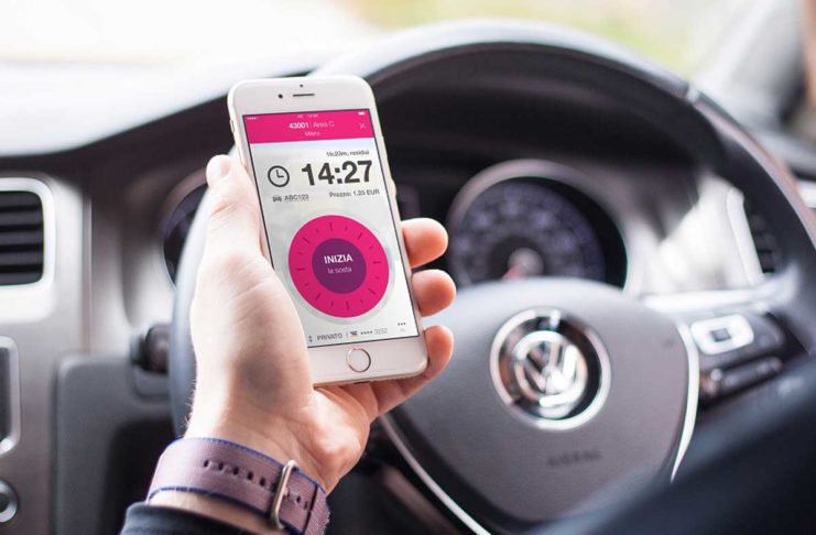 Accedere, pagare e uscire dai parcheggi in modo automatico