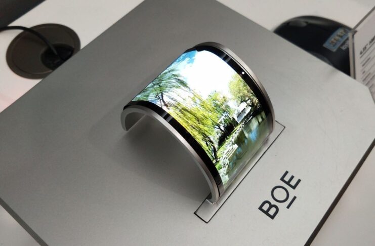 Ritardi nelle consegne delle prime partite di pannelli OLED per iPhone 12