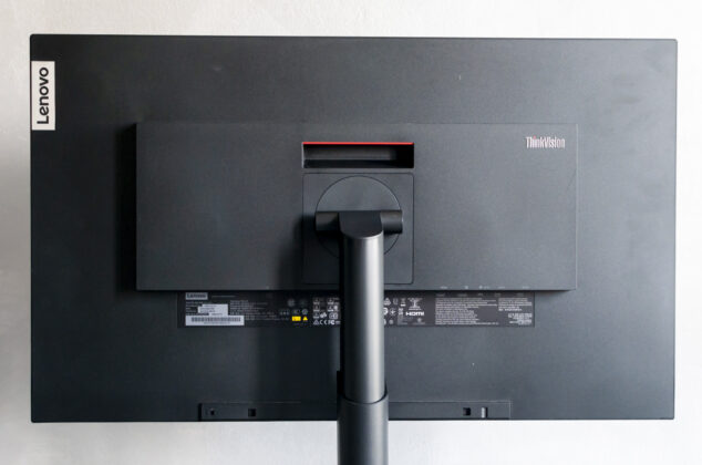 Recensione Lenovo ThinkVision T32P-20, design di qualità in 4K