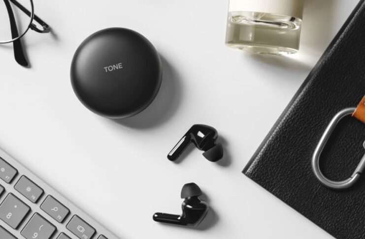 Gli auricolari LG HBS-FN6 si disinfettano mentre si ricaricano