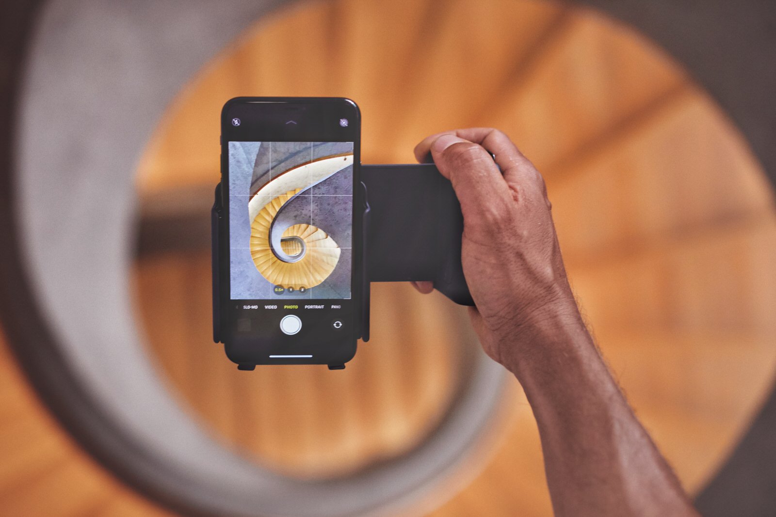 ShiftCam ProGripm su Kickstarter il kit per scattere foto professionali con iPhone e Android