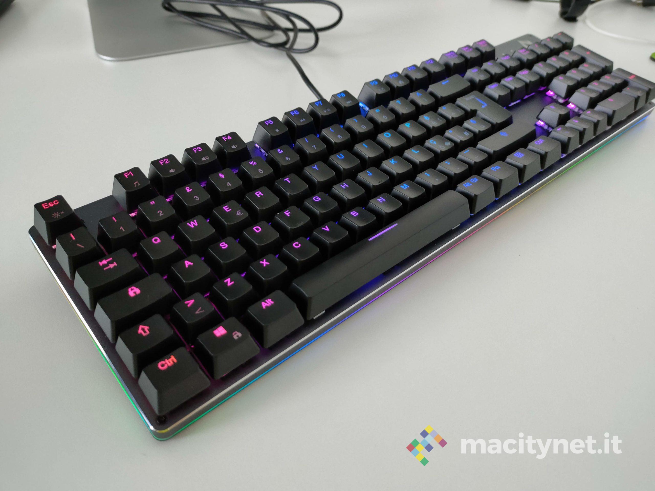 Recensione Aukey KM-G12, la tastiera meccanica per il gaming che non ti aspetti