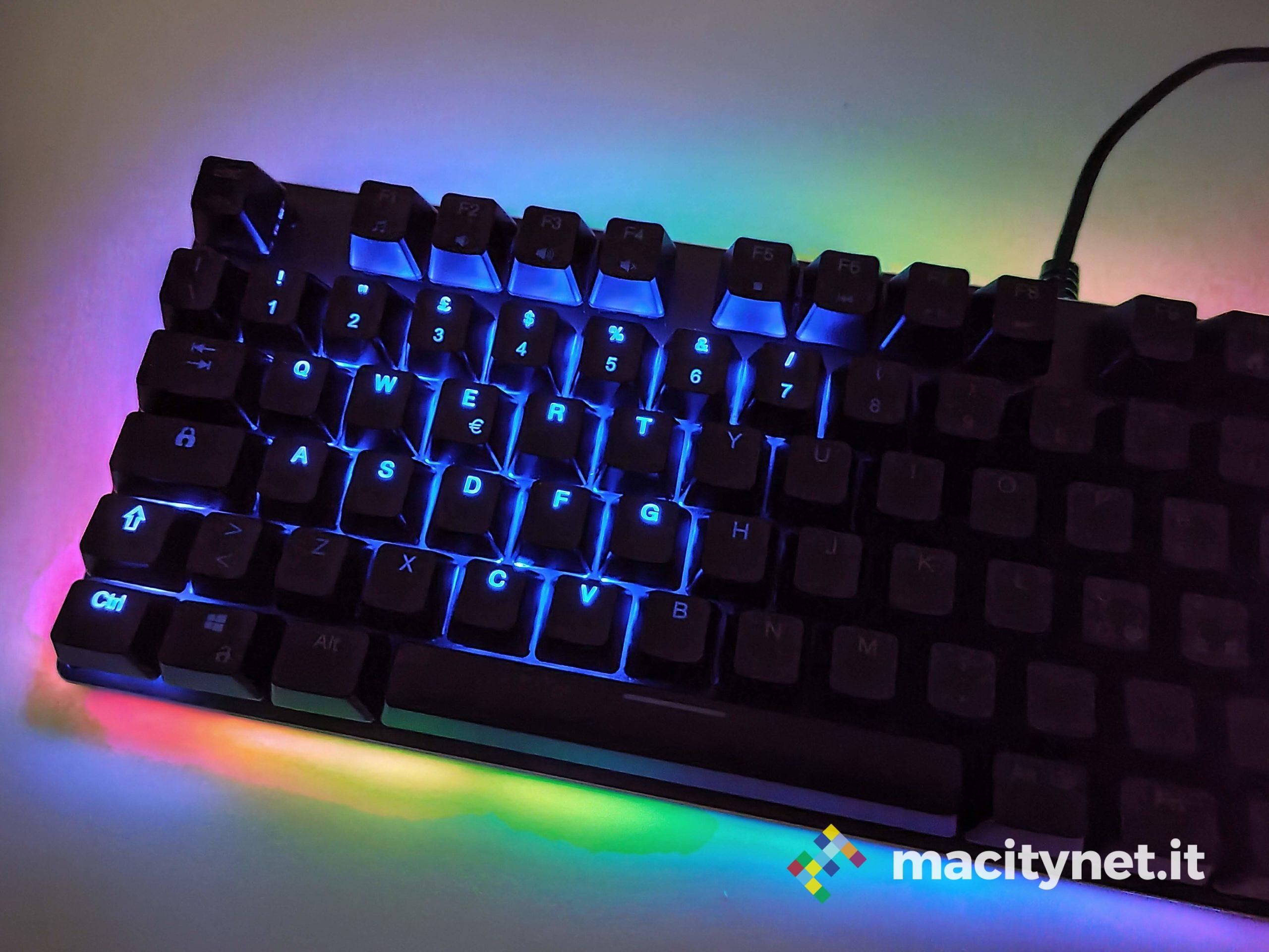 Recensione Aukey KM-G12, la tastiera meccanica per il gaming che non ti aspetti