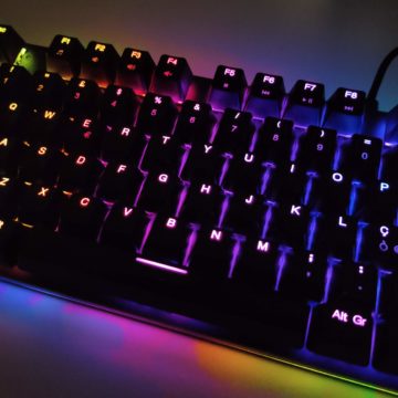 Recensione Aukey KM-G12, la tastiera meccanica per il gaming che non ti aspetti
