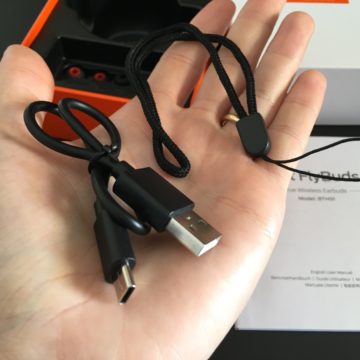 Recensione Tribit Flybuds 1, la novità è nella dotazione