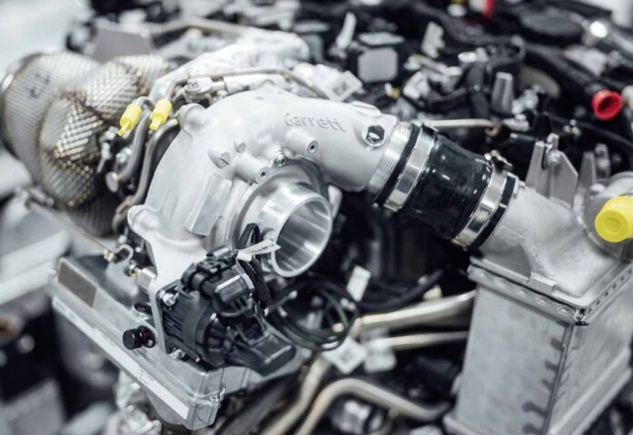 Mercedes-AMG, il turbocompressore a gas di scarico con motore elettrico