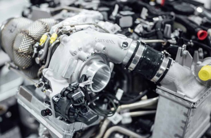 Mercedes-AMG, il turbocompressore a gas di scarico con motore elettrico