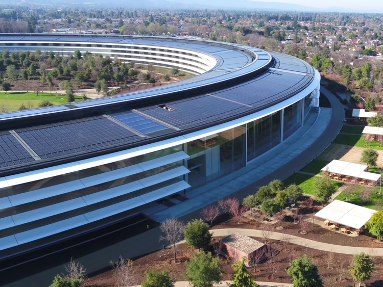 Dipendenti Apple al lavoro da casa per tutto il 2020 Dipendenti Apple al lavoro da casa per tutto il 2020