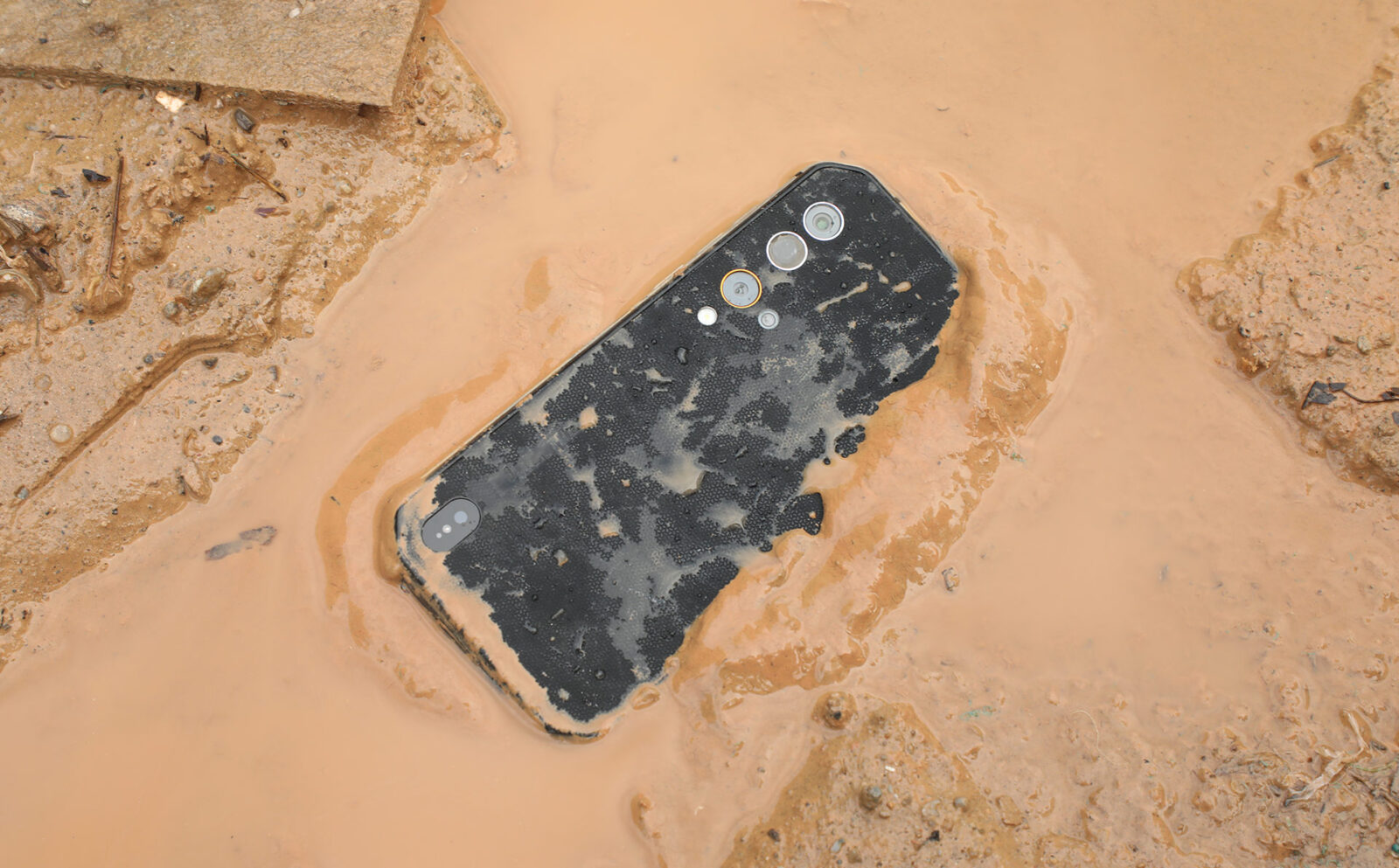 Blackview BV9900 Pro, per lo smartphone rugged con fotocamera termica arriva Android 10