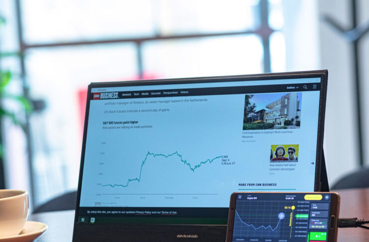 Recensione Desklab Portable Monitor, display portatile USB-C full optional