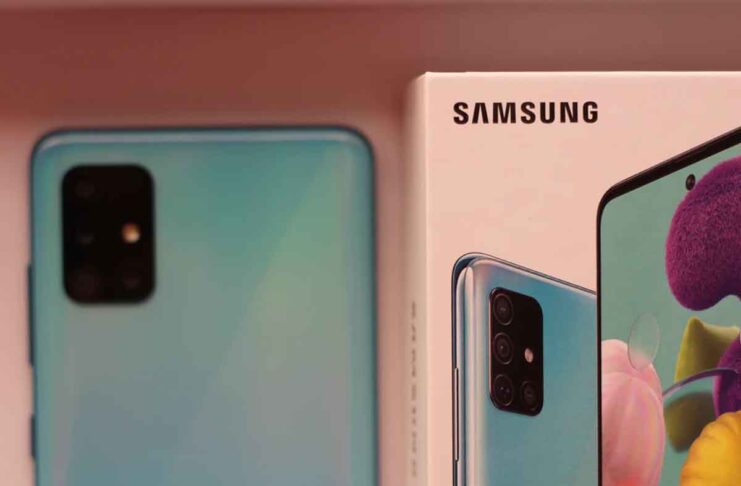 Anche Samsung non vuole pià offire l’alimentatore di serie con i nuovi telefoni