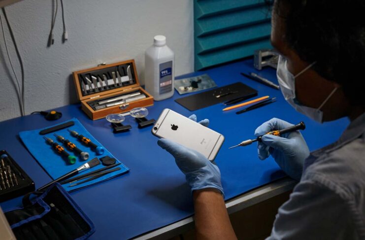 Apple amplia i servizi di riparazione per iPhone con centinaia di nuovi centri negli USA e non solo