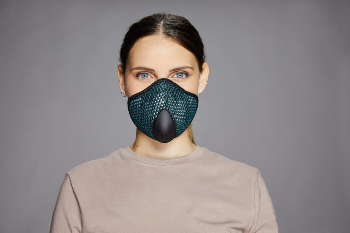 Arriva Narvalo Urban Mask, la mascherina smart per l’uso con smartphone e monopattini