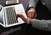 Apple è indagata in USA per presunte pratiche commerciali ingannevoli Apple oggetto di indagine a tutela dei consumatori in alcuni Stati USA