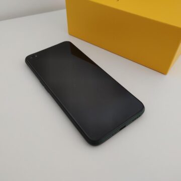 Realme X50, unboxing e foto dello smartphone economico 5G con display a 120 Hz
