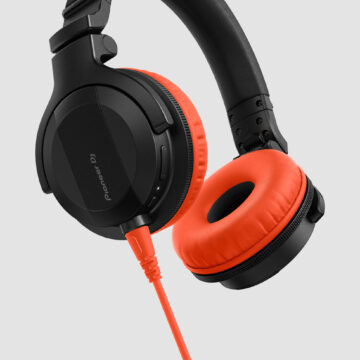 Pioneer DJ presenta le nuove cuffie HDJ-CUE1 con accessori intercambiabili