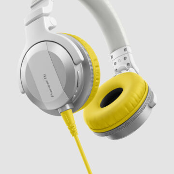 Pioneer DJ presenta le nuove cuffie HDJ-CUE1 con accessori intercambiabili