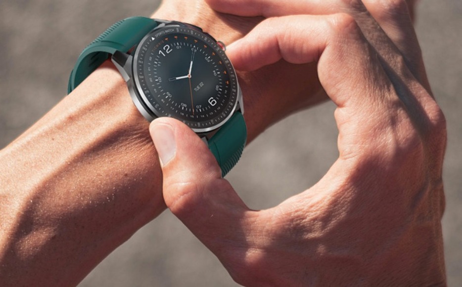 TICWRIS RS lo smartwatch sportivo che traccia 31 sport e dura fino a 50 giorni a soli 28 €