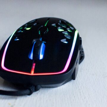 Recensione Zephyr Gaming Mouse, stile Zerg con raffreddamento incorporato