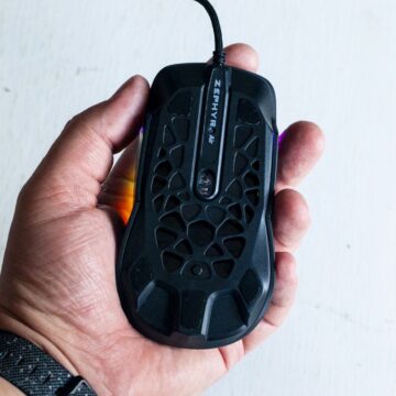 Recensione Zephyr Gaming Mouse, stile Zerg con raffreddamento incorporato