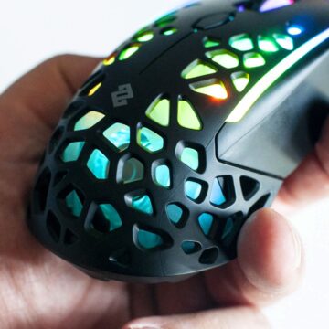 Recensione Zephyr Gaming Mouse, stile Zerg con raffreddamento incorporato