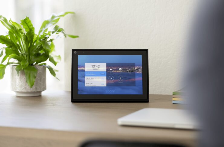 Zoom sta per arrivare sui display smart di Google, Amazon e Facebook