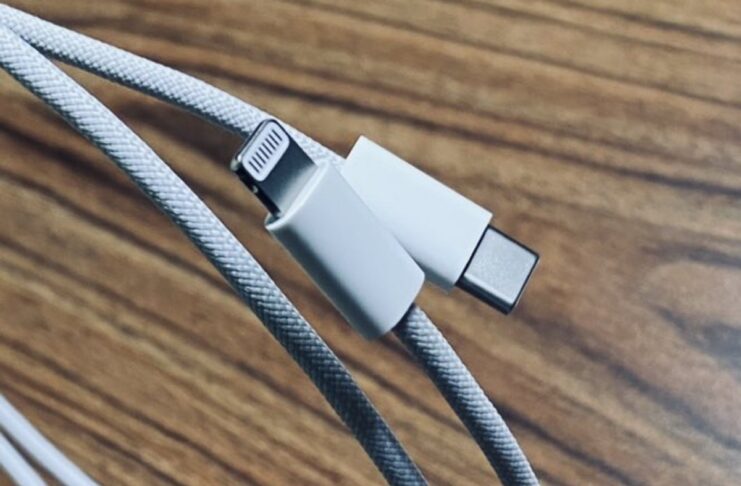 Il cavo USB-C Lightning di iPhone 12 forse sarà più bello e resistente
