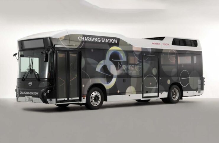 Toyota e Honda testano una stazione mobile per fornire elettricità in situazioni di emergenza