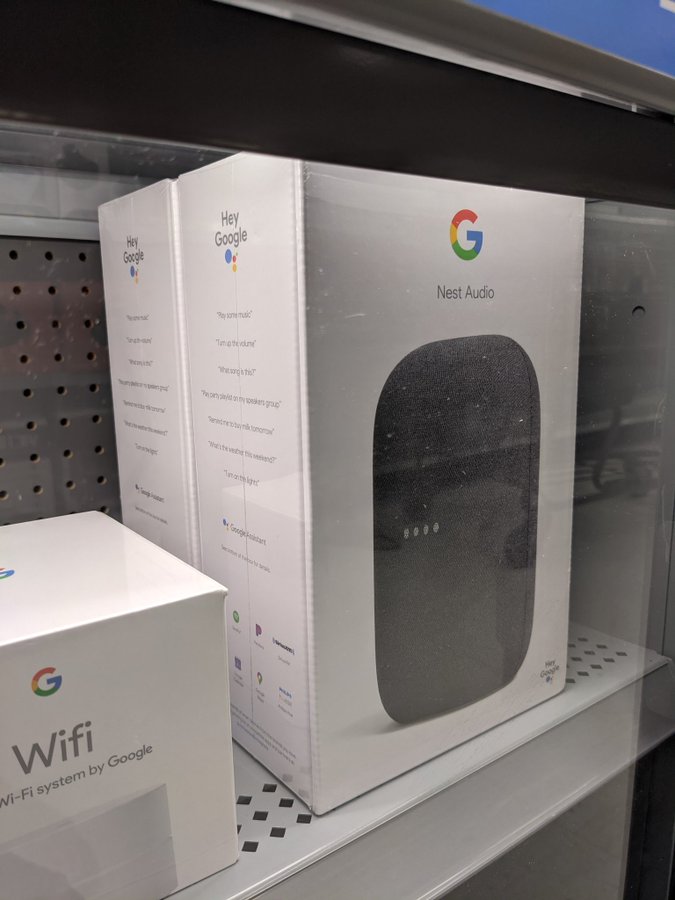 L’altoparlante Nest Audio di Google in mostra da Walmart