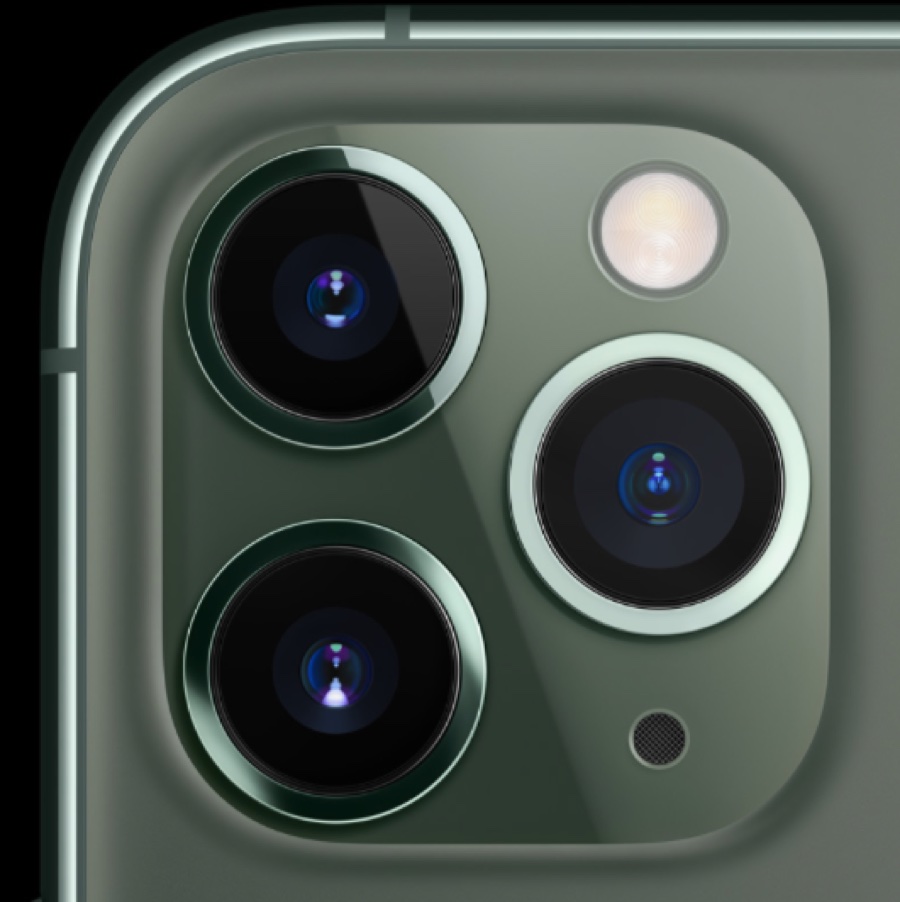 Il retro di iPhone 12 mostra la disposizione di fotocamere e LiDAR Il retro di iPhone 12 mostra la disposizione di fotocamere e LiDAR