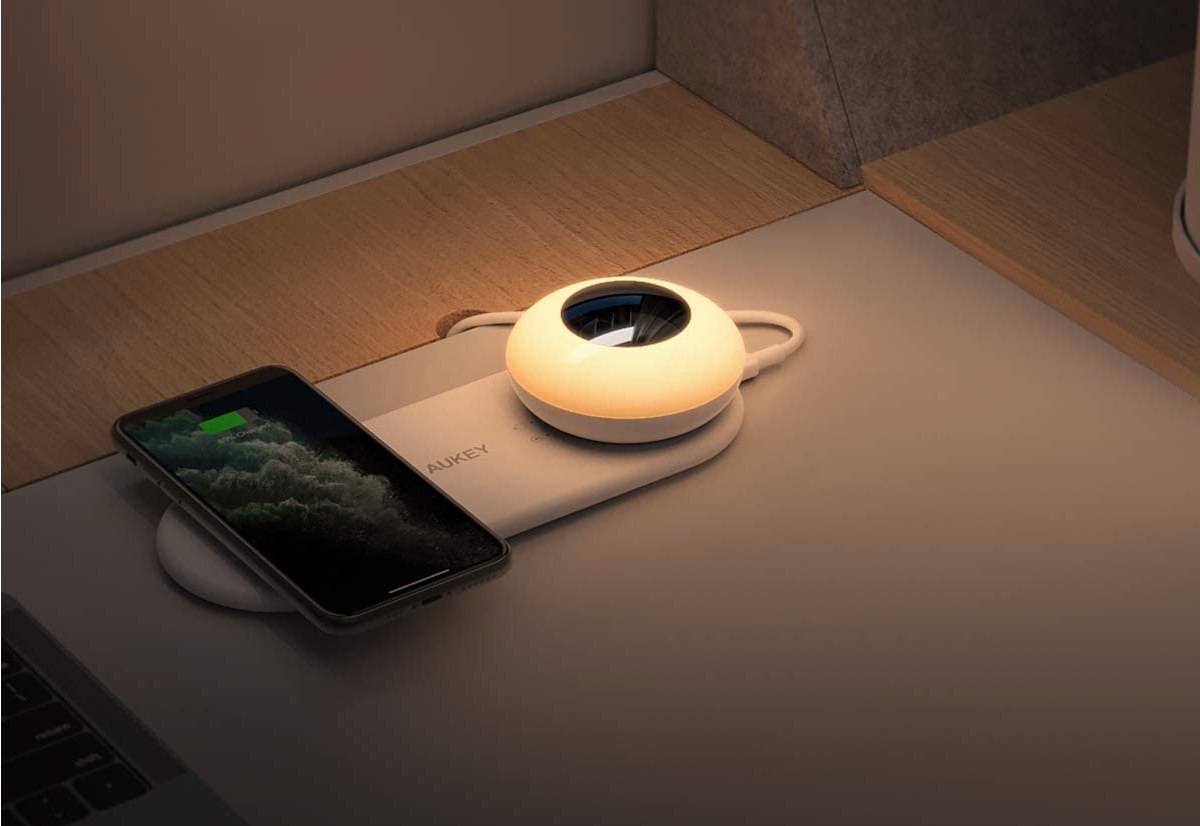 Caricabatterie Wireless 3 In 1 A Cubo Con Lampada Notturna – Stazione Magnetica Per Telefono, Orologio E Auricolari – Pieghevole Con USB-C – Nero - 2