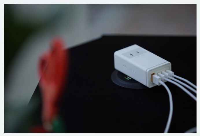 HYPER lancia il primo caricatore GaN impilabile al mondo su Kickstarter