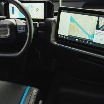 Amazon presenta il suo primo veicolo elettrico per le consegne