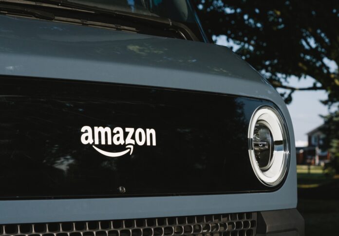 Amazon presenta il suo primo veicolo elettrico per le consegne