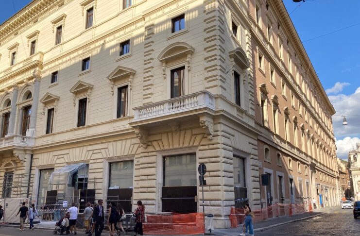 Apple Store via del Corso quasi finito: sarà presentato nel keynote di iPhone 12?