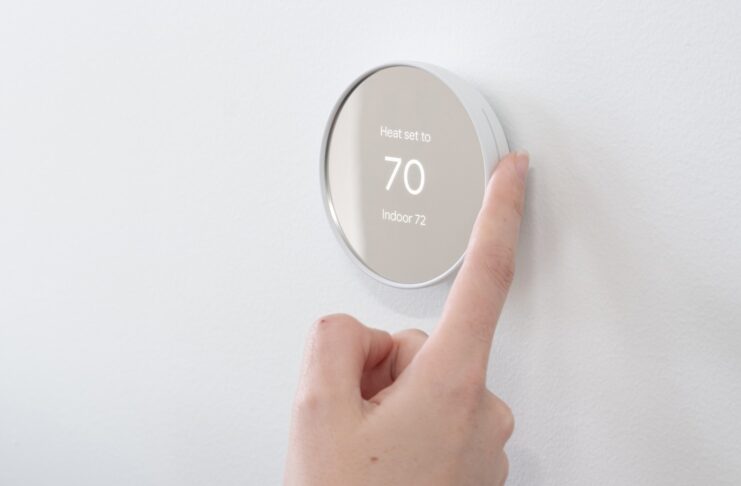 Il termostato Nest di Google da 130 dollari mostra un nuovissimo design basato sul tocco