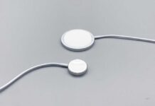 Foto e video di custodie e alimentatori MagSafe nelle mani degli utenti