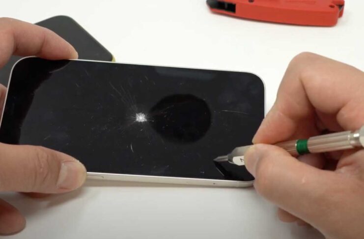 iPhone 12, i primi test confermano la maggiore resistenza del Ceramic Shield