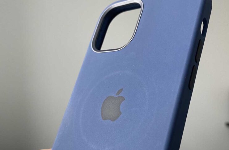 L’alimentatore MagSafe potrebbe lasciare impronte sulle custodie in pelle