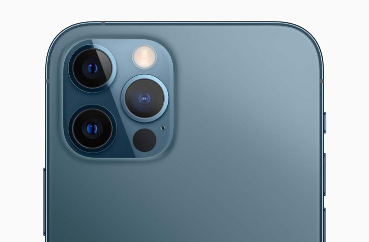 Riprendere un filmato come i registi nei film: il nuovo spot di Apple per iPhone 12 Pro