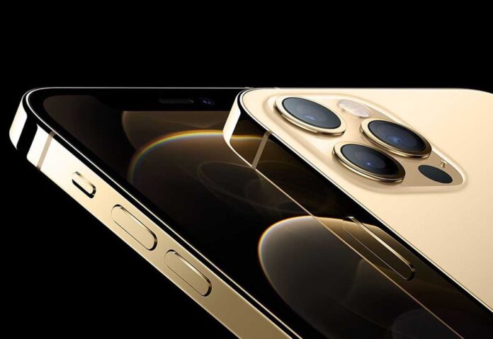 La versione Gold di iPhone 12 Pro ha una struttura più resistente alle impronte digitali