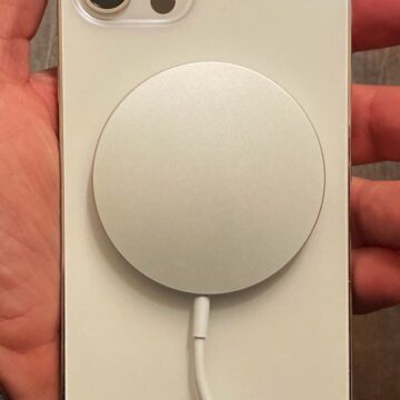 iPhone 12 Pro e magsafe arrivano in Italia: le prime immagini