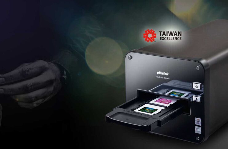 Plustek OpticFilm 120 Pro è uno scanner multi-formato per diapositive, negativi e fotocolor