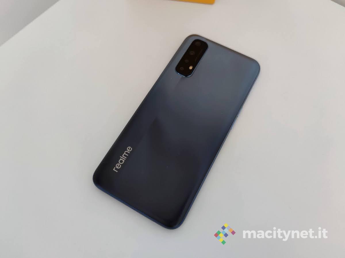 Recensione Realme 7, un buon gaming phone super low cost